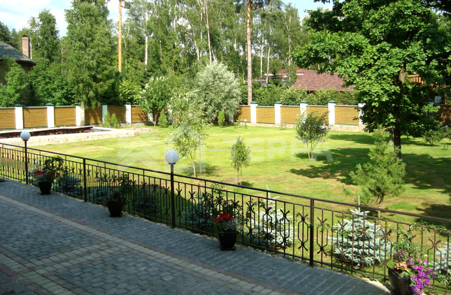 Изумрудный век